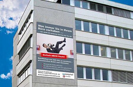Immobilien: Aussenwerbung, Banner / XXL-Banner Montage